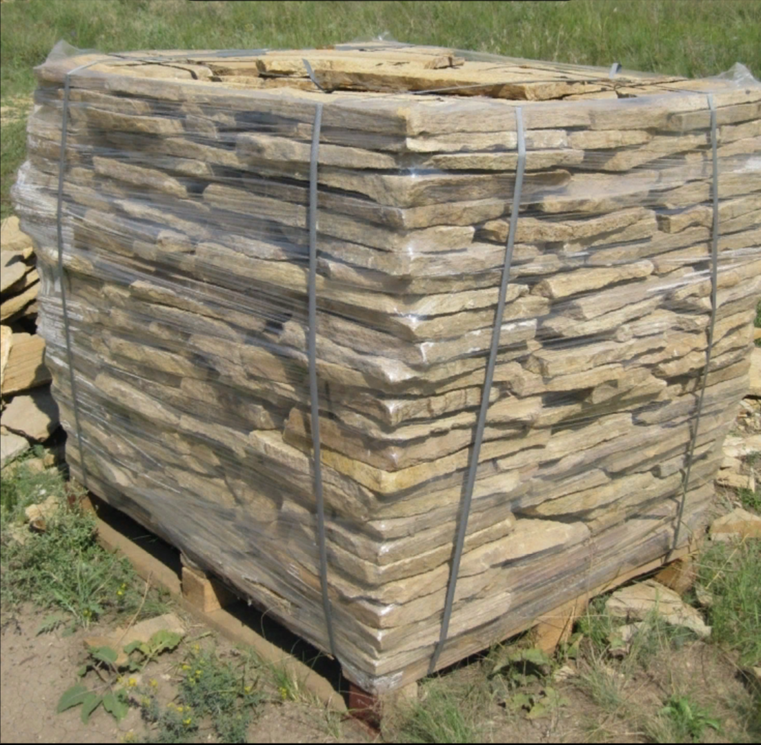 Песчаник пластушка желтый с рисунком (3 см)  купить  в #REGION_NAME_DECLINE_PP# песчаник желтый с рисунком, рыжий, желтый песчаник пластушка ландшафтная рваная 8 500 руб/м3   фото 